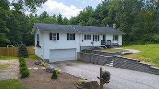 149 Berry Corner Rd, Charlton, MA 01507