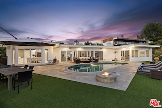 7834 Electra Dr, Los Angeles, CA 90046