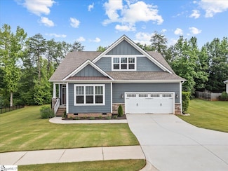 210 Grayson Dr, Travelers Rest, SC 29690