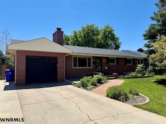 1925 Q St, Gering, NE 69341