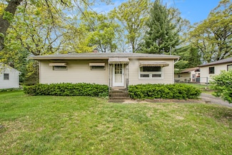 1421 Brookmark St SE, Grand Rapids, MI 49508
