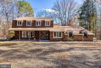 19 Cooper Run Dr, Cherry Hill, NJ 08003