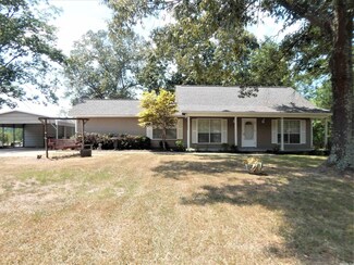 11413 Ray Bryant Rd, Bauxite, AR 72011