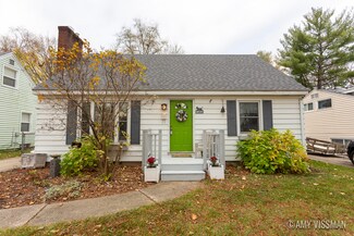 1353 Herrick Ave NE, Grand Rapids, MI 49505