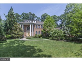 1 Lenape Ct, Cranbury, NJ 08512