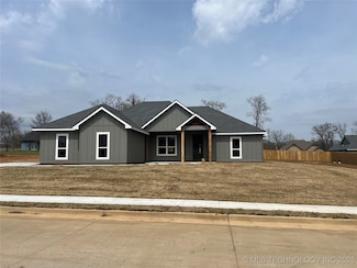 18880 W Sierra Cir, Tahlequah, OK 74464