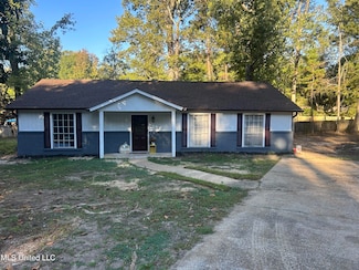 1143 Oak Glen Place, Jackson, MS 39212
