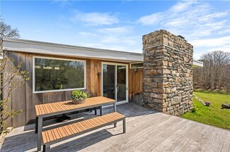 2358 Post Rd, Wakefield, RI 02879