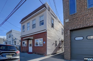 20 Heckel St, Belleville, NJ 07109