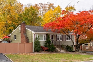 124 Lower Notch Rd, Little Falls, NJ 07424