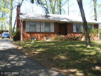 2608 Sandburg St, Dunn Loring, VA 22027