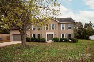 10237 Fairway Ridge Rd, Charlotte, NC 28277