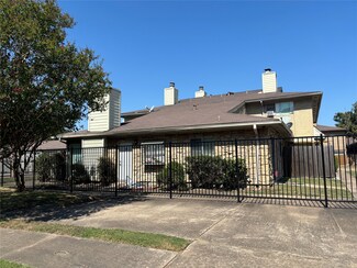 8022 Sands Point Dr Unit 4, Houston, TX 77036