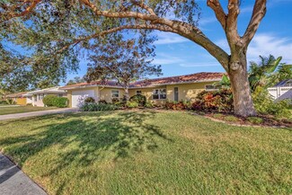 2417 Carlisle Place, Sarasota, FL 34231