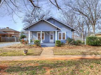308 SW 6th St, Lindsay, OK 73052