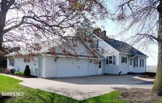 12982 N Bluff Rd, Baileyville, IL 61007