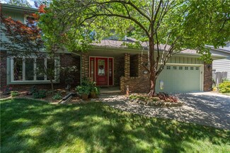1510 NW 101st St, Clive, IA 50325