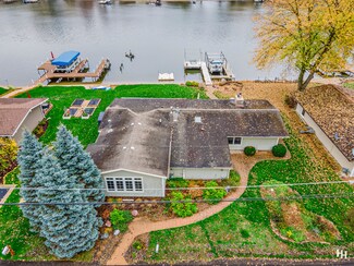 4510 Riverside Dr, Crystal Lake, IL 60014