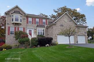 610 Birch Ln, Fox River Grove, IL 60021