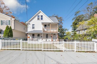 42 Meadow St, Ansonia, CT 06401