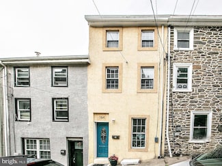 164 Grape St, Philadelphia, PA 19127