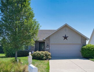 107 Silver Oak Ct, Carlisle, OH 45005