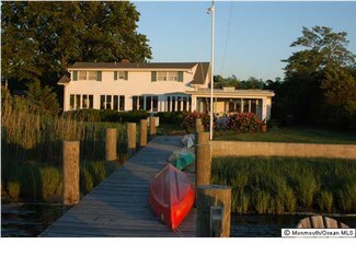 21 Gooseneck Point Rd, Oceanport, NJ 07757