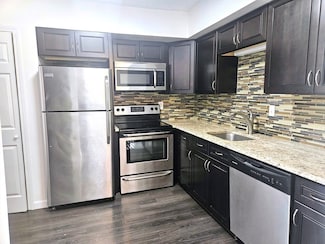 26 Beacon St Unit 17F, Burlington, MA 01803