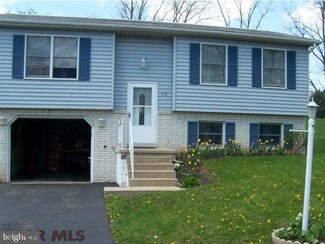 212 Melanie Ln, Pleasant Gap, PA 16823