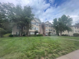 221 Ivy Glen Ct Unit 221, Winston Salem, NC 27127