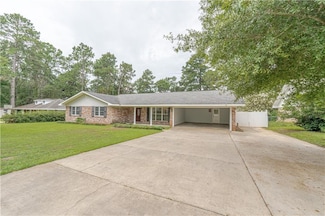 304 Holiday Cir, Pineville, LA 71360
