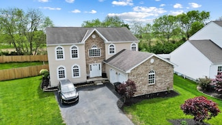 211 Cavanaugh Dr, Commercial Point, OH 43116