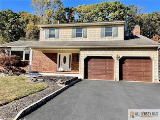 63 Laura Ave, Edison, NJ 08820
