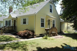425 W Smith St, Gibsonburg, OH 43431