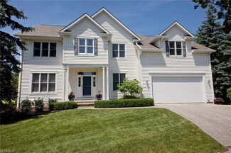 170 Sundew Ln, Chagrin Falls, OH 44022