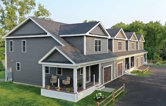 925 Falls Rd Unit 3, Shelburne, VT 05482