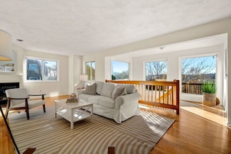 84 Cavendish Cir, Salem, MA 01970