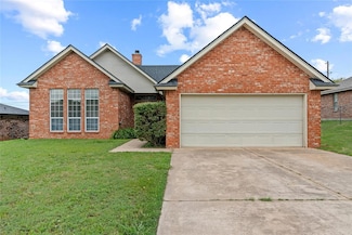 1323 E Oak St, El Reno, OK 73036