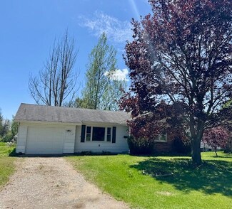 525 W Upton Ave, Reed City, MI 49677