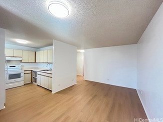 2322 Fern St, Honolulu, HI 96826