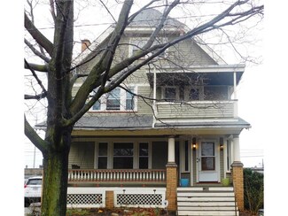 1296 W 116th St, Cleveland, OH 44102
