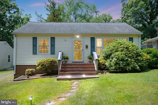 240 Hillcrest Dr, Fredericksburg, VA 22401