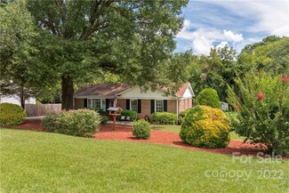 2800 Scarlet Cir, Charlotte, NC 28273