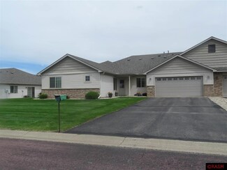 105 Firestone Dr, Mankato, MN 56001