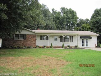 170 Fieldstone Dr, Winston Salem, NC 27127