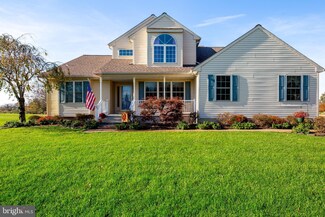 14 Two Penny Run W, Pilesgrove, NJ 08098