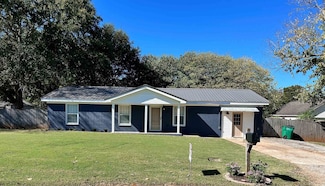 1306 Calhoun St, Tuscumbia, AL 35674