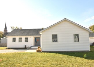 104 E Walsh St, Otterbein, IN 47970