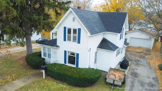 94 W Division St, Sparta, MI 49345