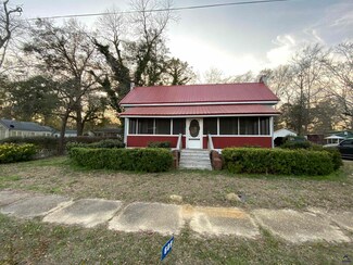 609 N Randolph St, Oglethorpe, GA 31068